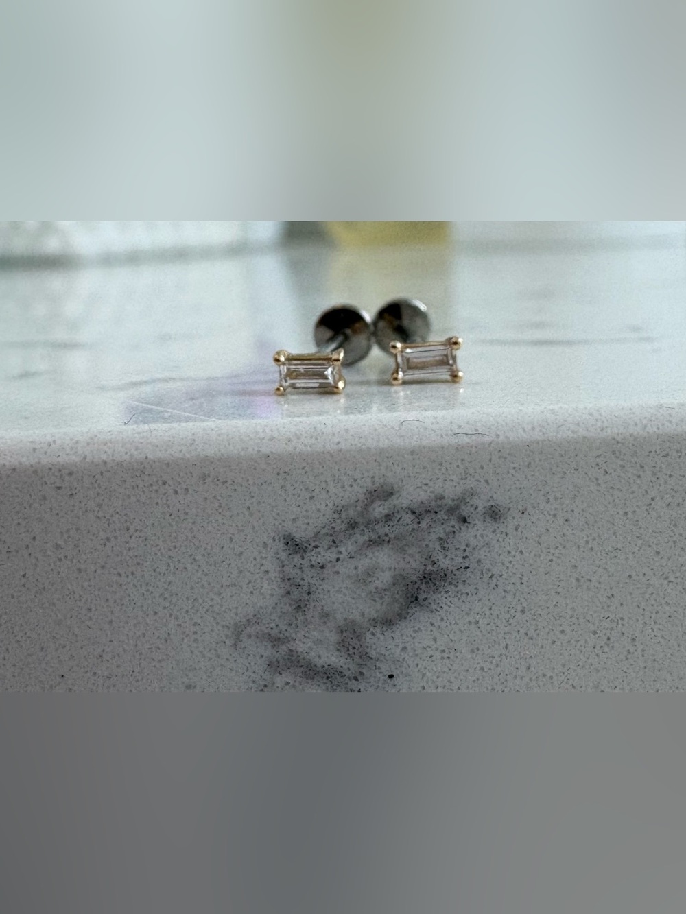Mejuri MINI BAGUETTE STUD Pair